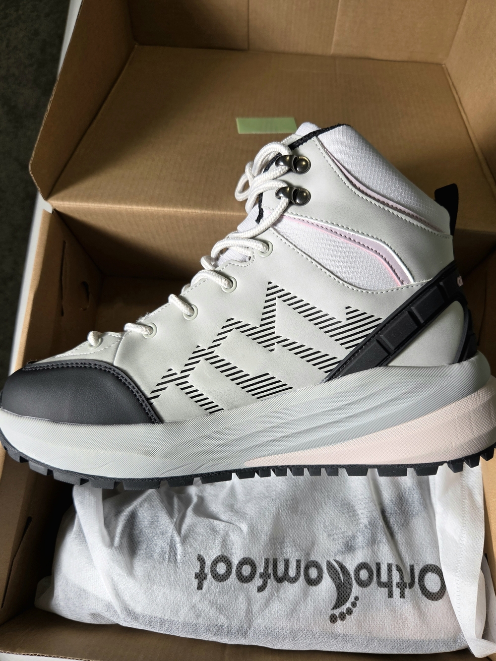 Orthofeet Women’s White and Gray High-Top Platform Sneaker with Pink Accent